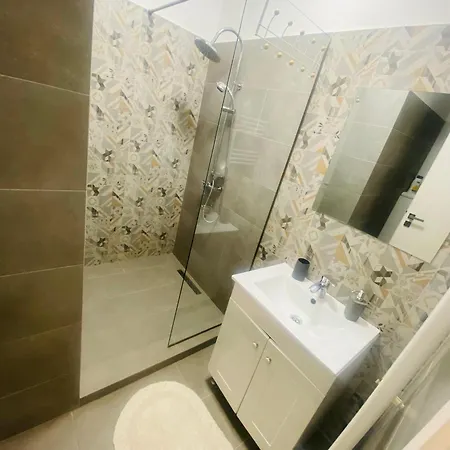 Toulouse Apartment *